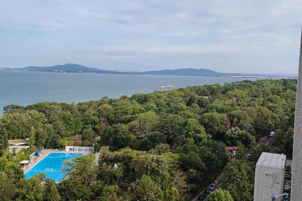 Appartement Sea View Flora à Burgas Extérieur photo