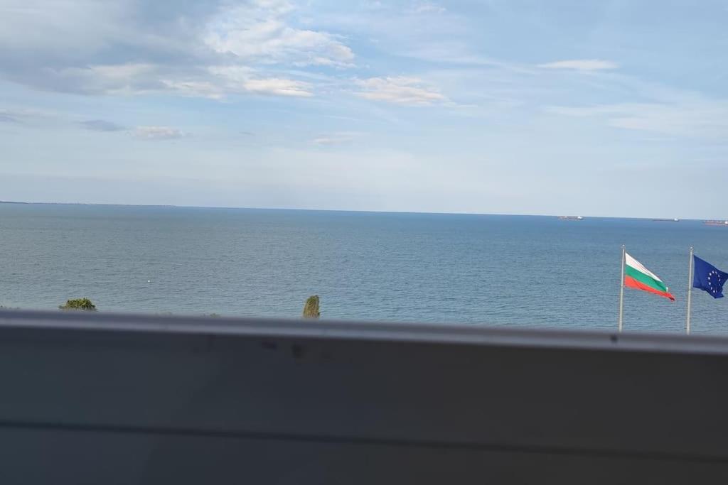 Appartement Sea View Flora à Burgas Extérieur photo